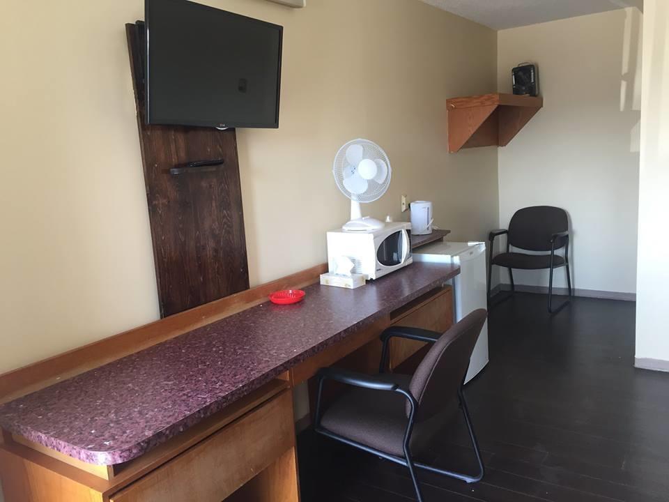 Northern Lites Motel Йелоунайф Екстериор снимка