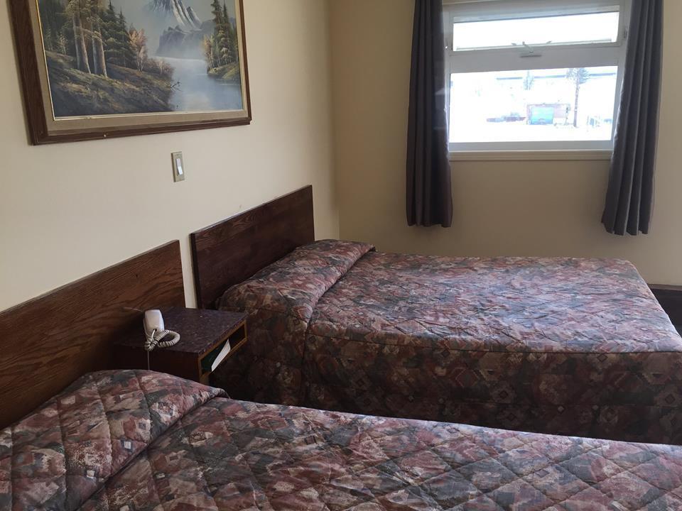 Northern Lites Motel Йелоунайф Екстериор снимка